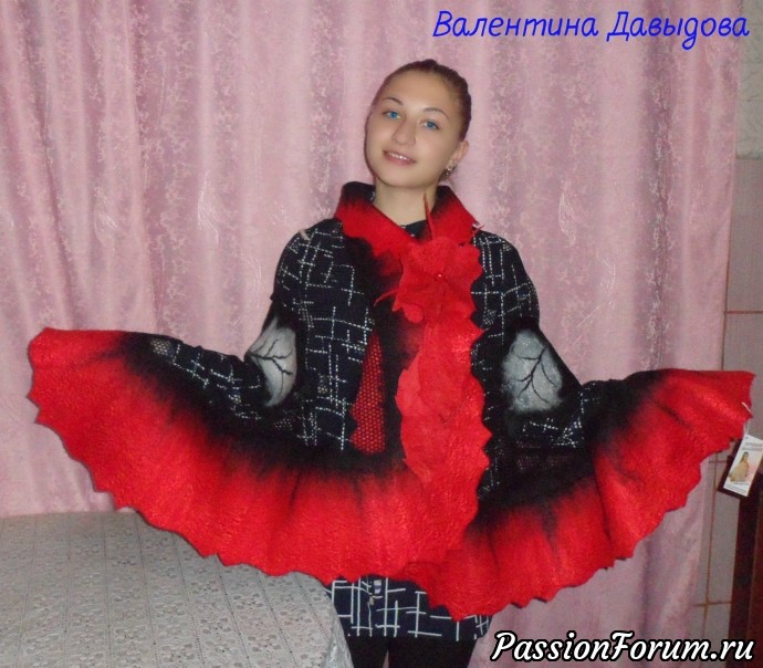 Валяный палантин "Гибискус"