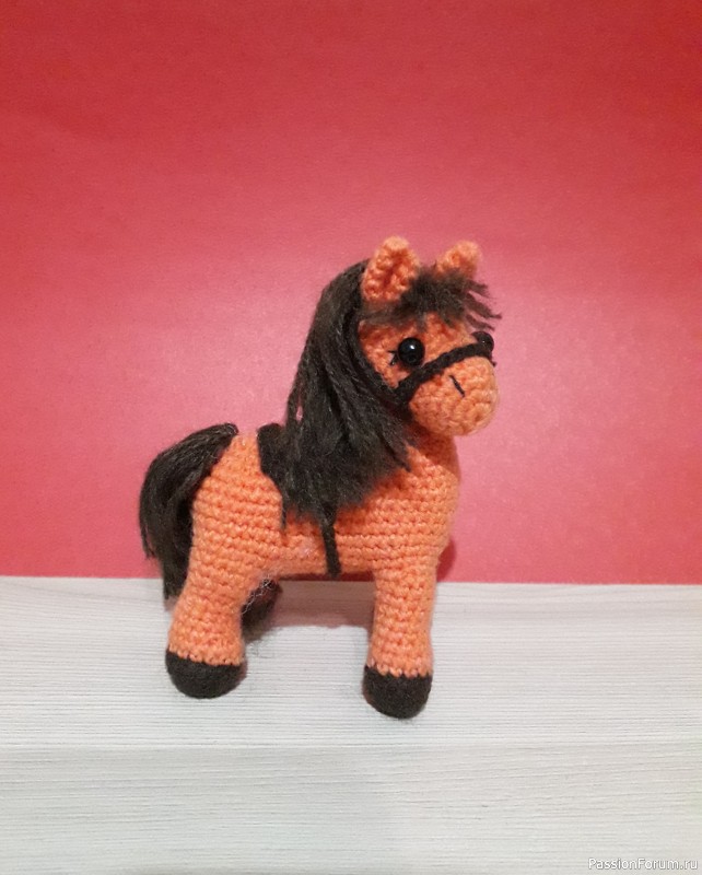 Лошадка с челкой