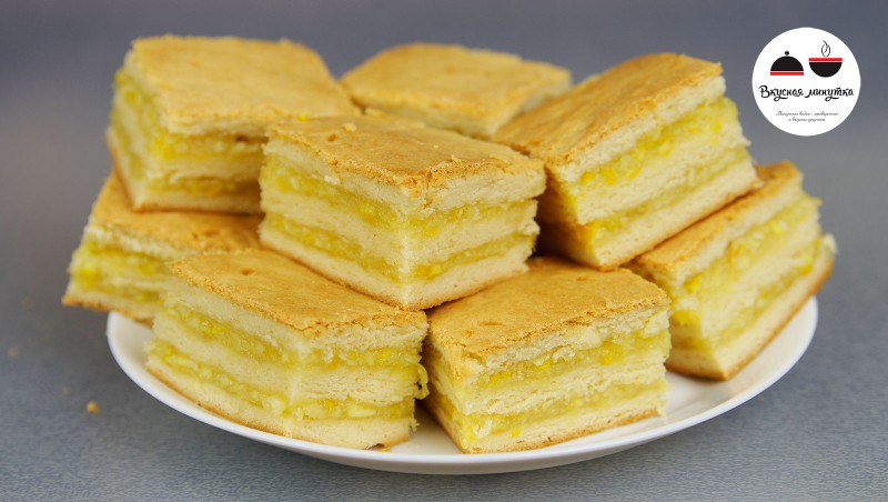Пирожное с лимонно-апельсиновой начинкой