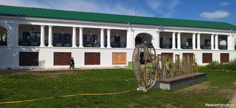 &laquo;В Суздале да в Муроме &mdash; Богу помолиться, в Вязниках погулять, в Шуе &mdash; напиться&raquo; ( поговорка)