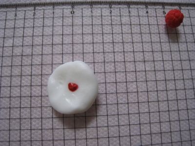 Малина из полимерной глины