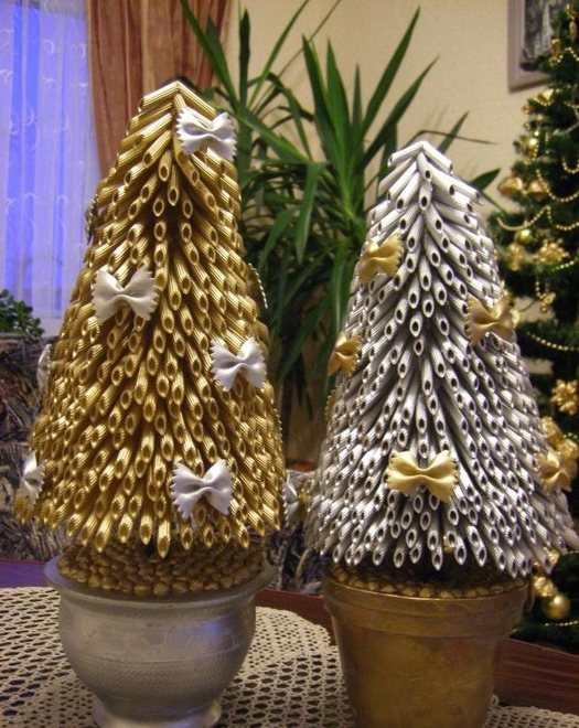 Новогодние поделки из макарон
