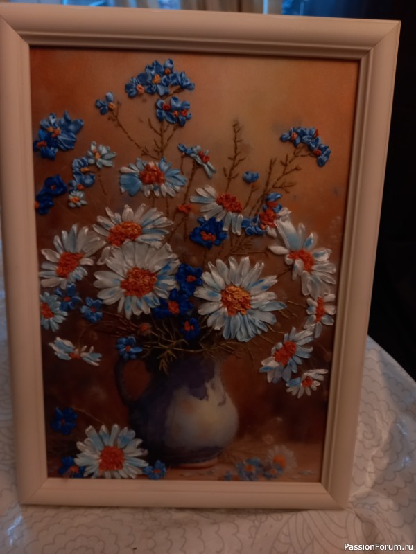 Работа "Ромашки в вазе".