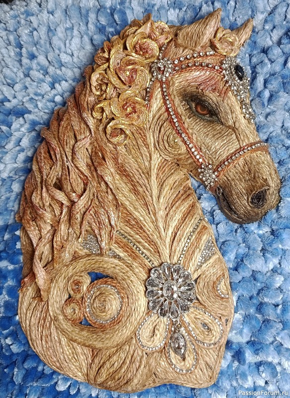 Конкурсная работа: Лошадка Снежка