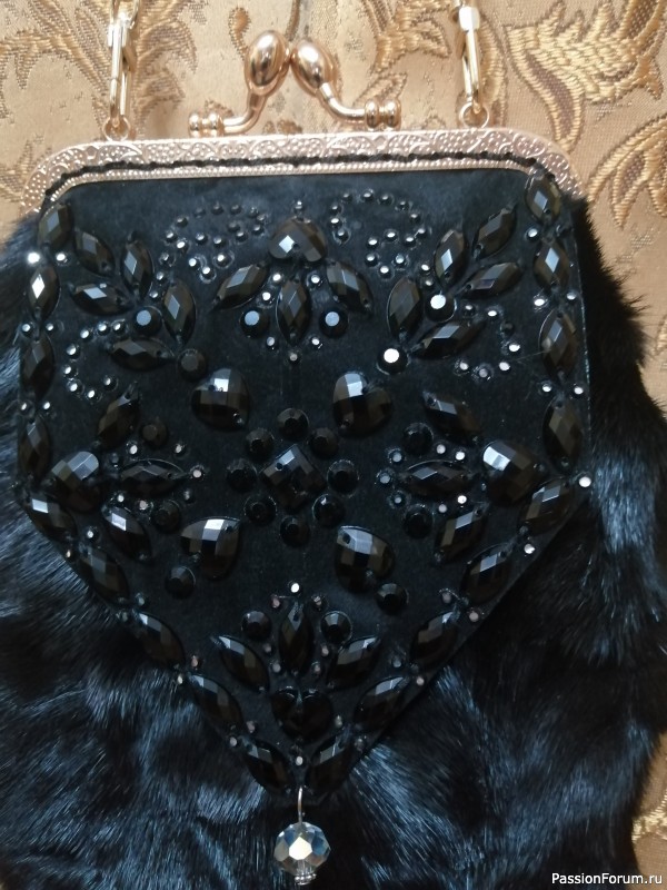 Сумочка из кусочков норки