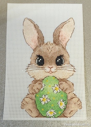 Пасхальный зайка - декоративное украшение.