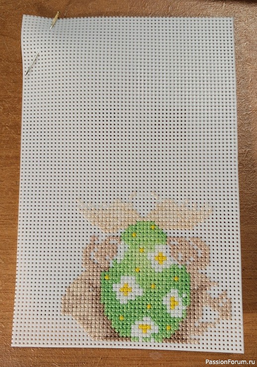 Пасхальный зайка - декоративное украшение.