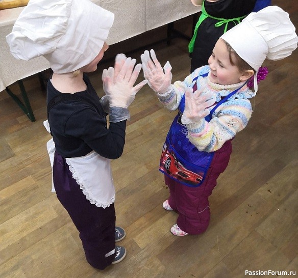 Новая жизнь старых вещей. Из простыней в поварской колпак.
