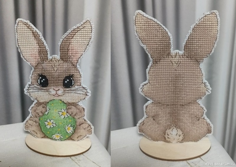 Пасхальный зайка - декоративное украшение.