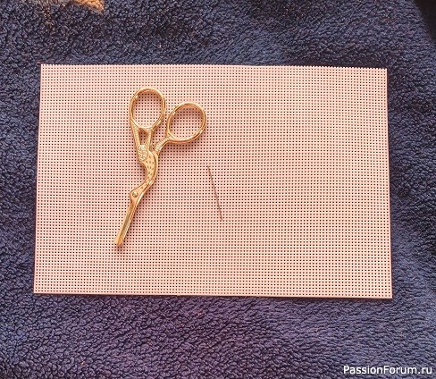 Пасхальный зайка - декоративное украшение.