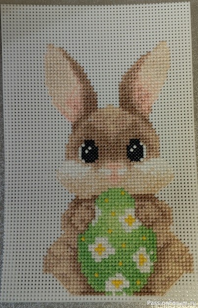 Пасхальный зайка - декоративное украшение.