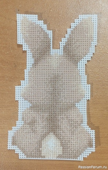 Пасхальный зайка - декоративное украшение.