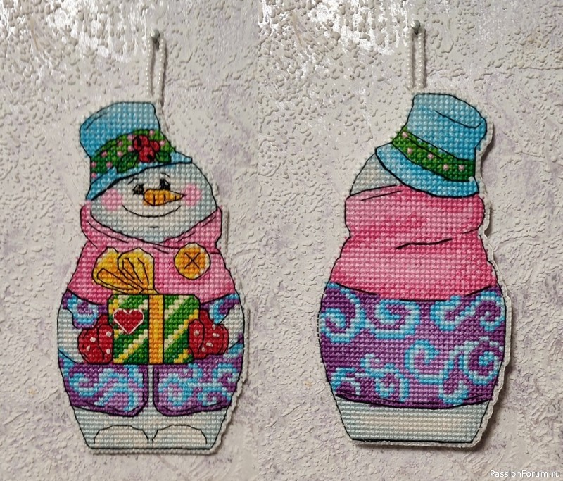 Всех любителей вышивки поздравляю! И немного о вышивке...