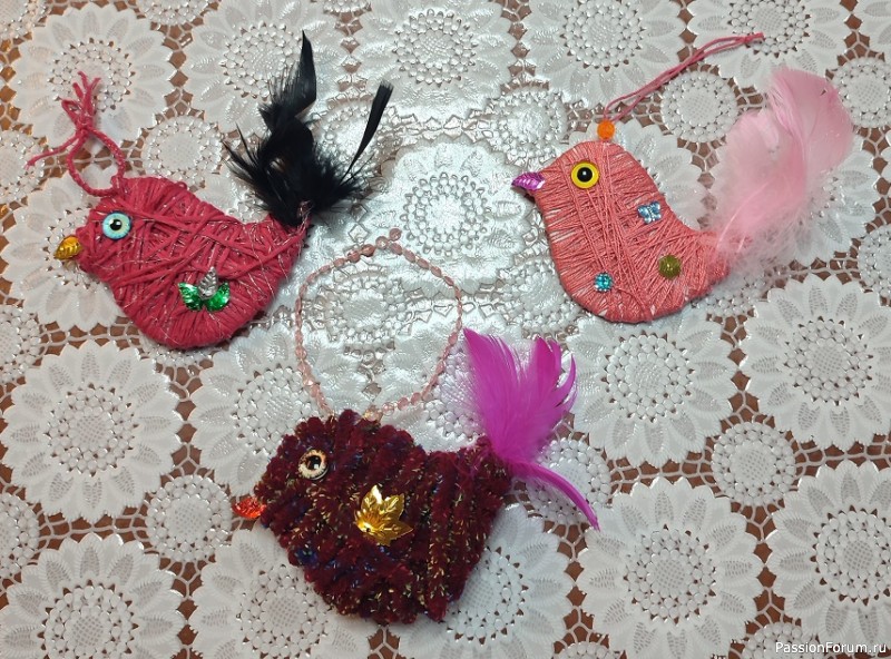 Всех любителей вышивки поздравляю! И немного о вышивке...