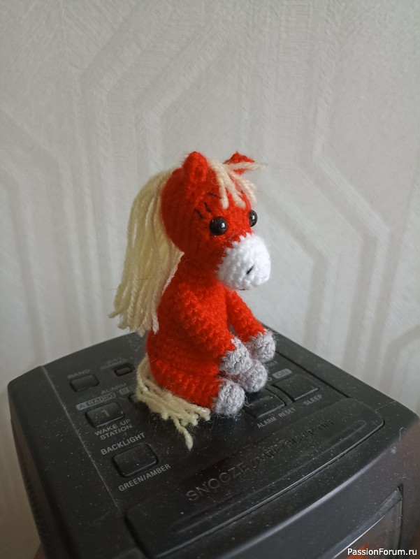 Маленькая лошадка крючком