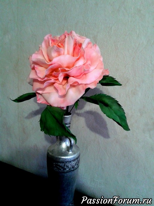 Розовая роза из фоамирана