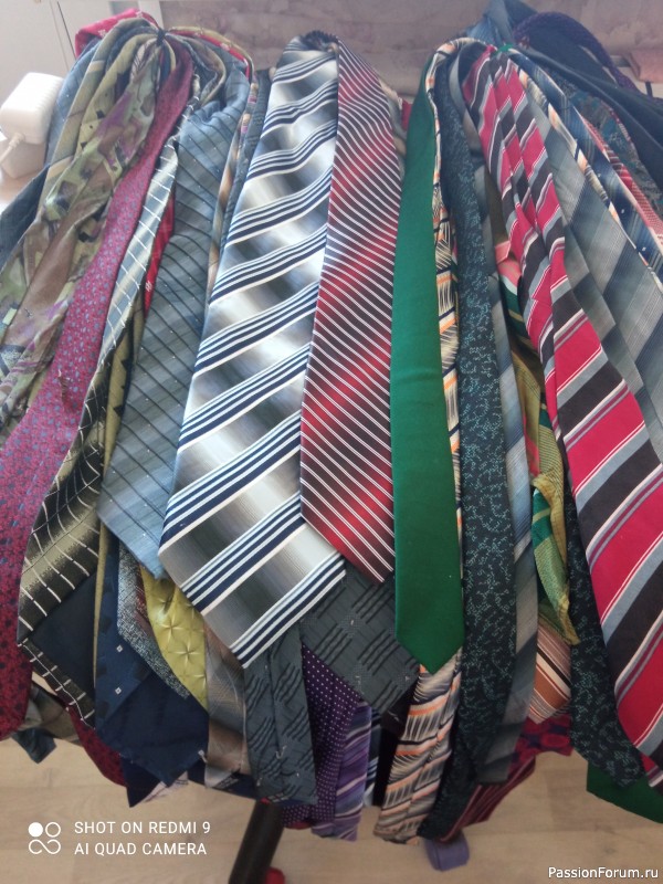 Подушка из галстуков