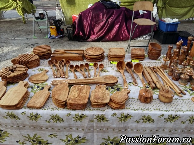 очень популярные кухонные прибамбасы сделаны из оливковых деревьев очень популярные кухонные прибамбасы сделаны из оливковых деревьев