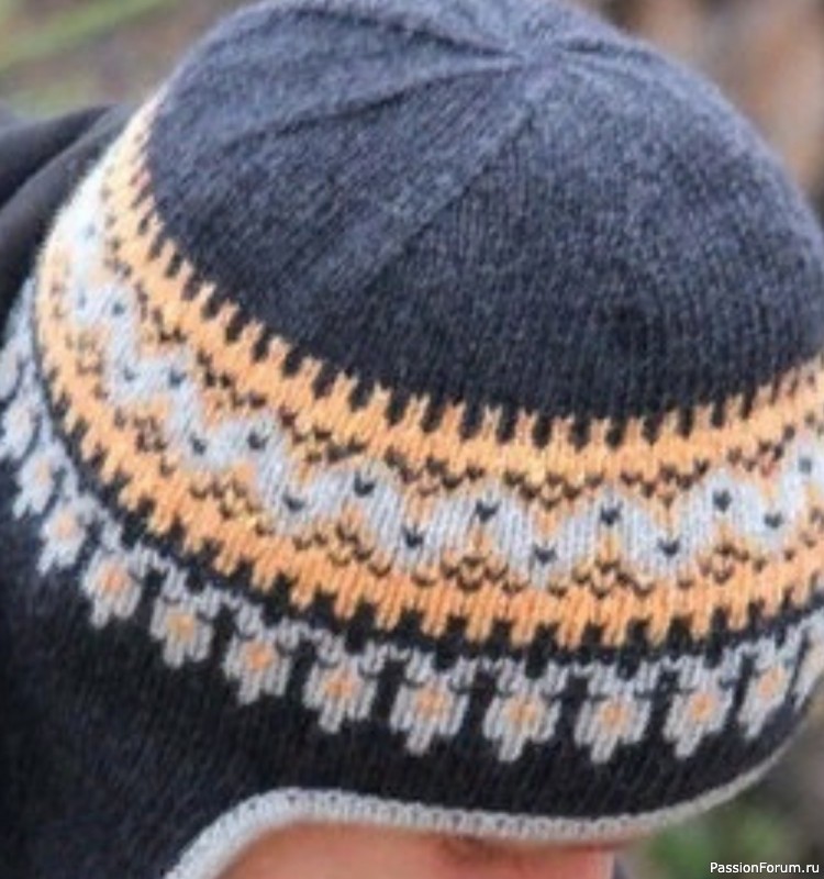 Шапка с ушками жаккардом. Описание