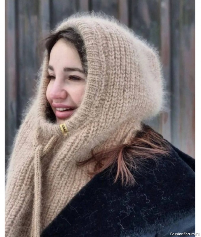 Вязаный капюшон-шарф