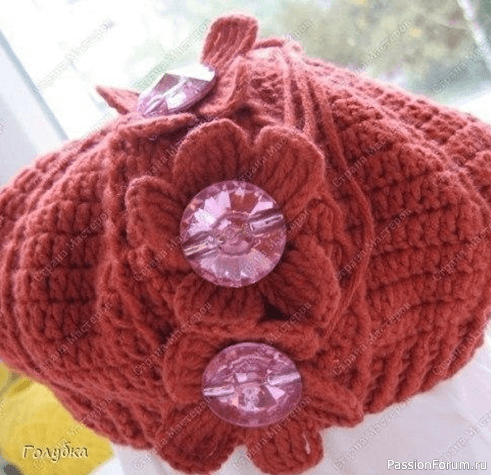 Берет крючком с рельефными столбиками