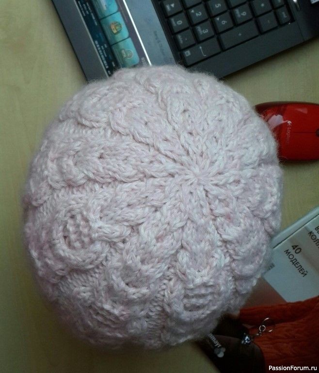 Вяжем шапочку узором "Тюльпаны". Схемы