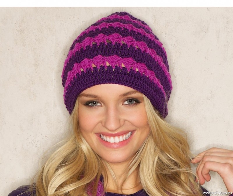 Полосатая шапка, сязанная крючком. Описание