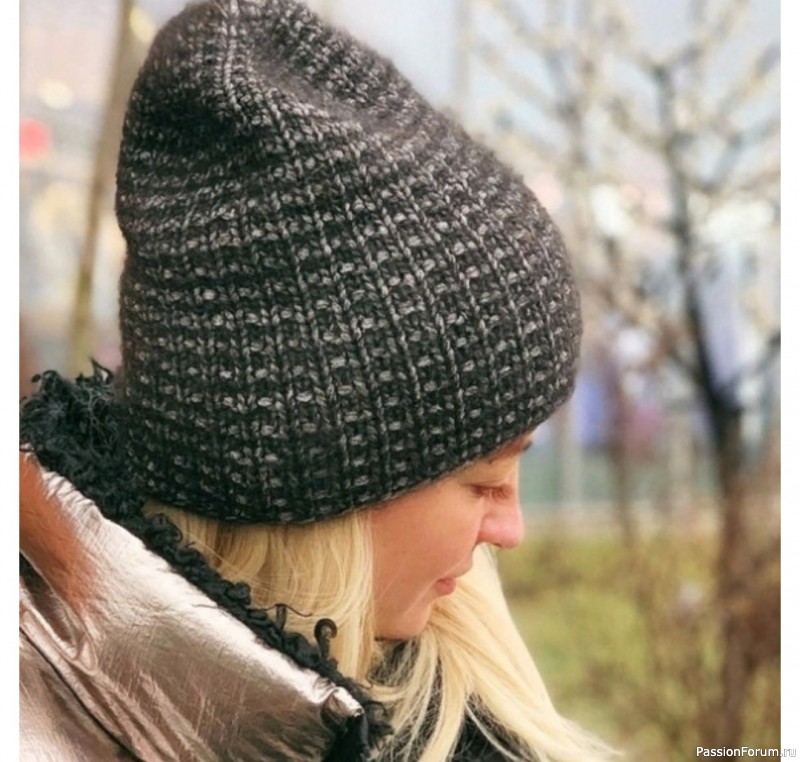 Шапка лицевыми петлями. Описание
