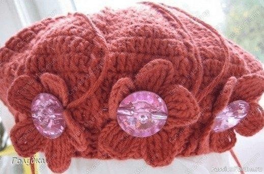 Берет крючком с рельефными столбиками