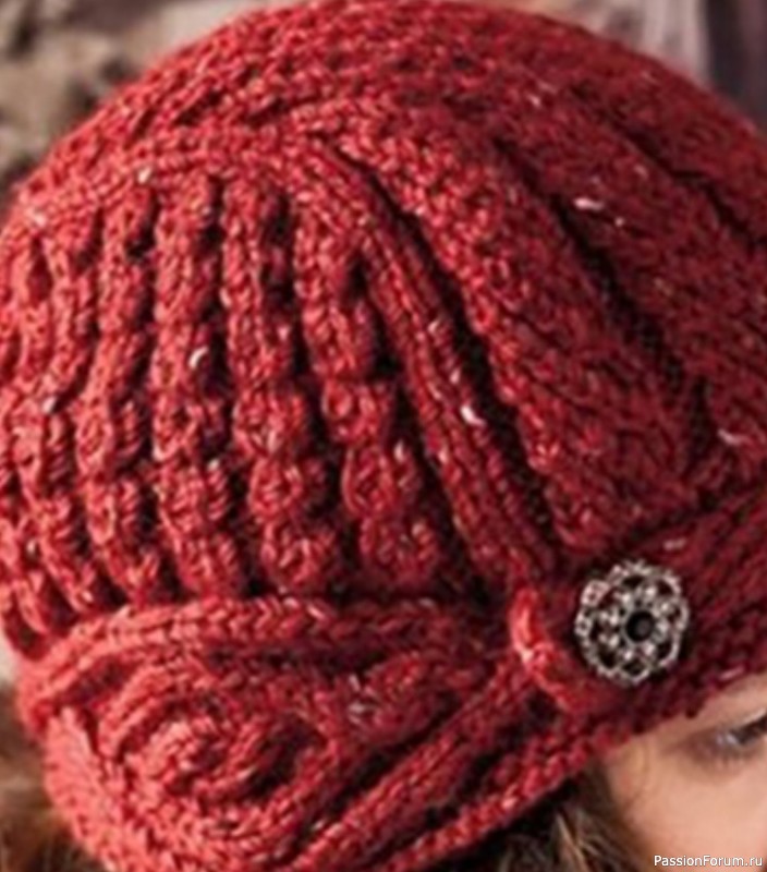 Стильная шапка спицами Vogue Knitting