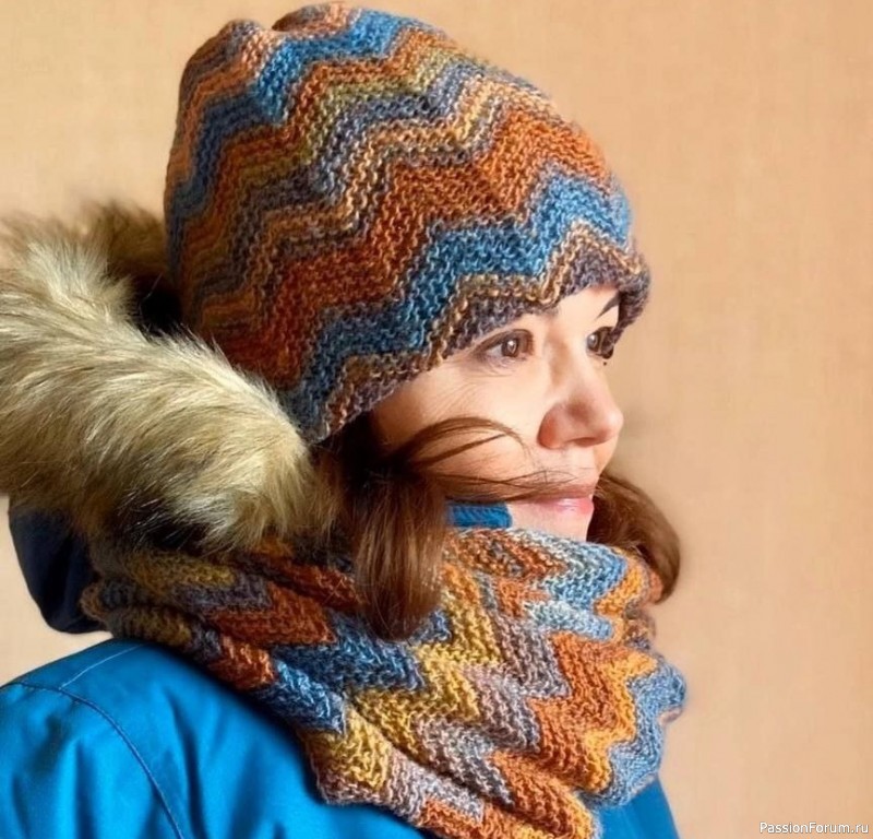 Вязаный комплект: шапка и снуд "Зигзаг удачи"