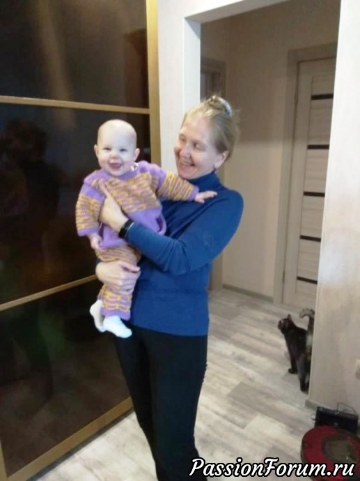 Мама малышки просила любую расцветку, только не розовую (не путаем, на фото - бабушка с малышкой). Мама малышки просила любую расцветку, только не розовую (не путаем, на фото - бабушка с малышкой).