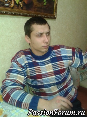 >
А вот этот свитер
вязала из остатков
пряжи по старому
журналу. Остались
нитки от разных работ,
вот я и стала искать
по старым журналам
куда бы их пристроить.
Связался свитер
второму внуку, он был
очень доволен. Сейчас
носит часто, говорит
друзья спрашивают где
купил такой клёвый
свитер. >
А вот этот свитер
вязала из остатков
пряжи по старому
журналу. Остались
нитки от разных работ,
вот я и стала искать
по старым журналам
куда бы их пристроить.
Связался свитер
второму внуку, он был
очень доволен. Сейчас
носит часто, говорит
друзья спрашивают где
купил такой клёвый
свитер.
