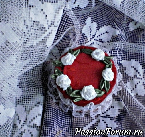 Круглые шкатулки из картона.