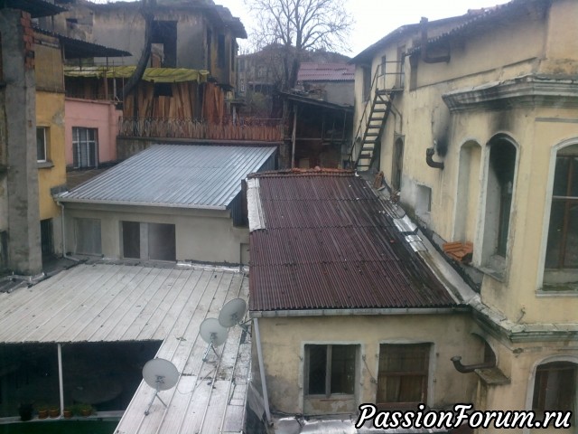 Жилые трущобы в самом центре города Жилые трущобы в самом центре города