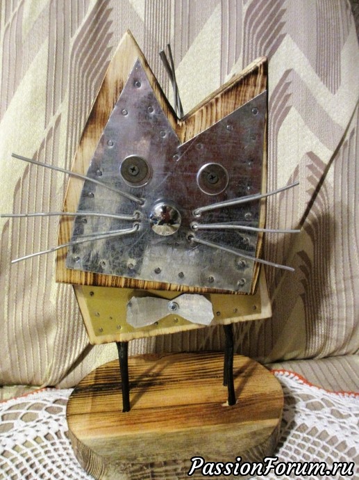 Мама - кошка, кличка - Мурка,
Она Мурчалкина дочурка! Мама - кошка, кличка - Мурка,
Она Мурчалкина дочурка!