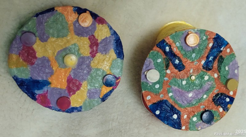 Закончился год. Подарки членам клуба вручены.