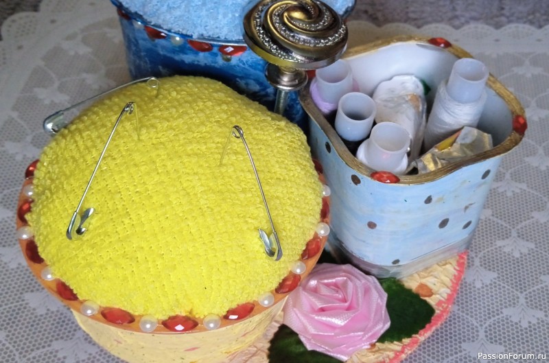 Закончился год. Подарки членам клуба вручены.