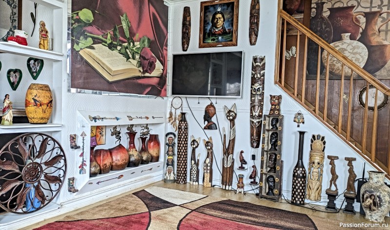 Две моих коллекции, в качестве декора.