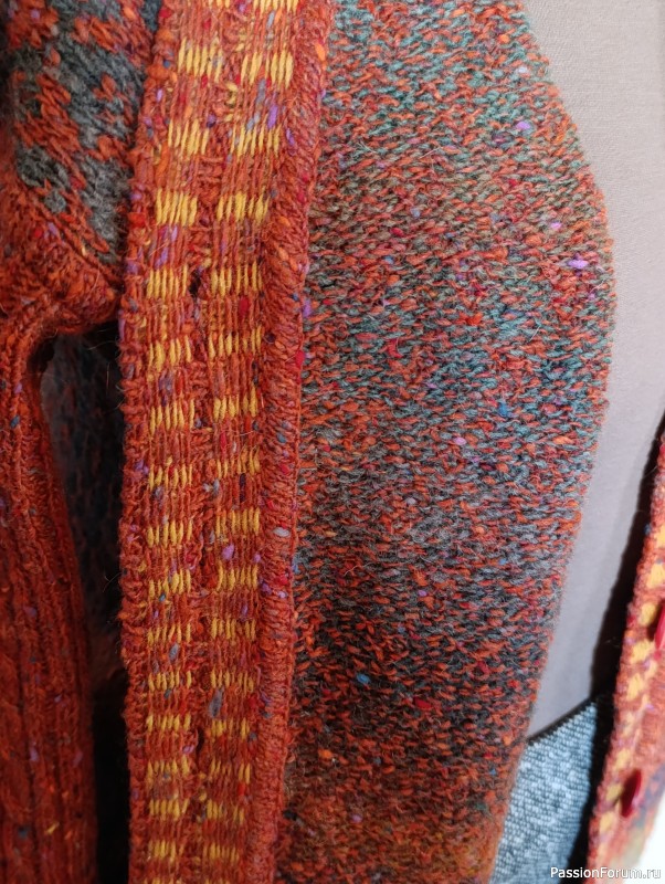 Жалет твидовый с жакардом