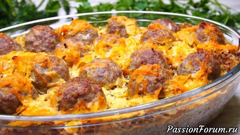 Гречка с мясными шариками