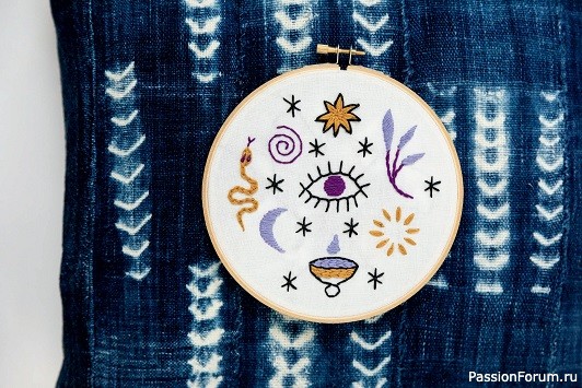 Книга Mystical Stitches: Embroidery for Personal Empowerment and Magical Embellishment 2021