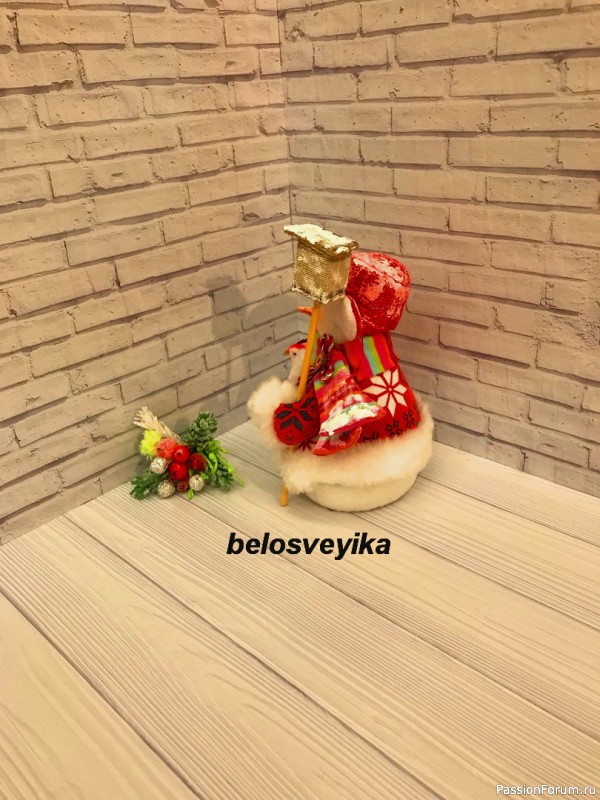 Снеговик с птичкой и скворечником