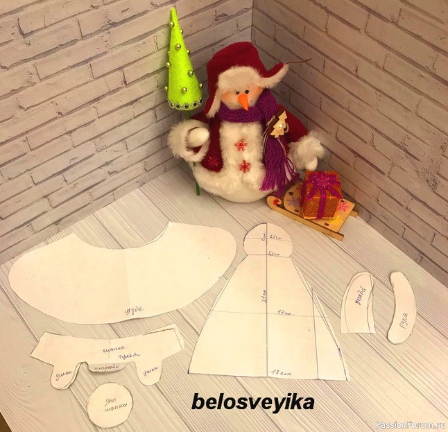 Снеговик с елочкой и санками. МК