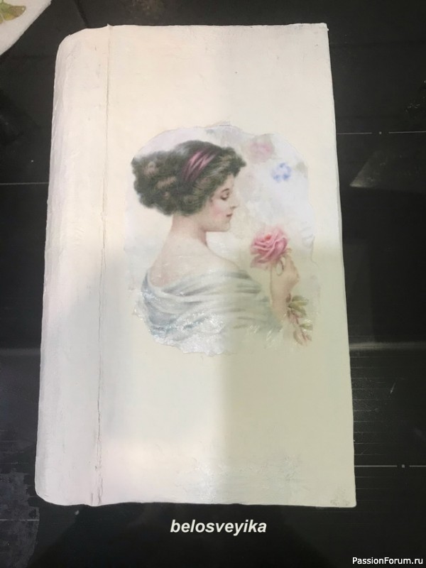Шкатулка книга "Дама с розой"