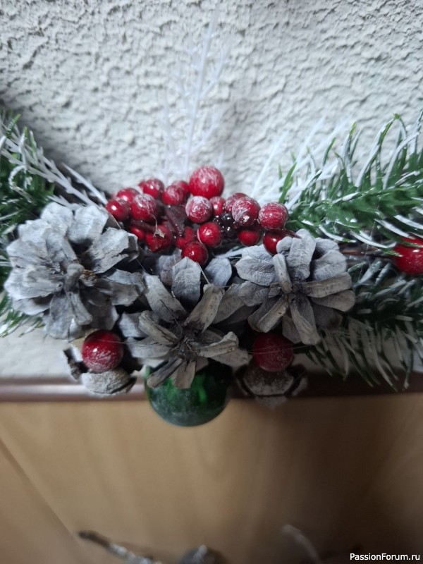 Новогодний венок на стену или дверь