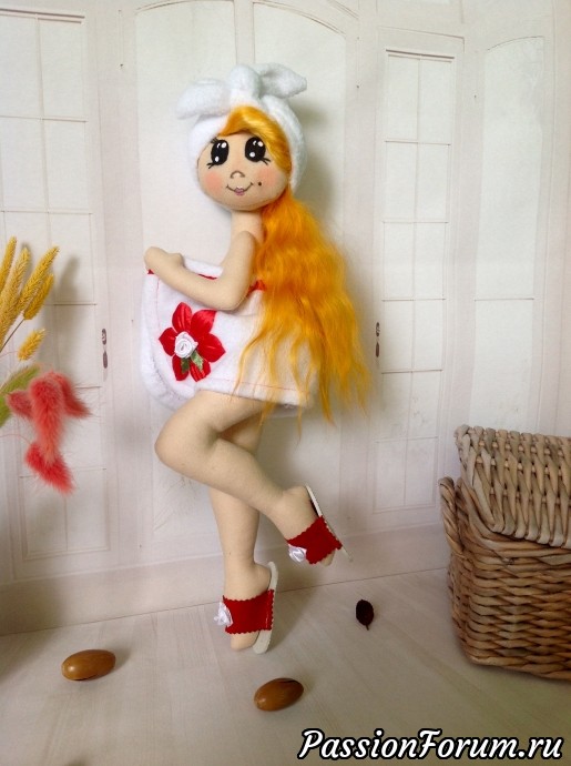 Текстильная куколка на дверь ванной комнаты или бани