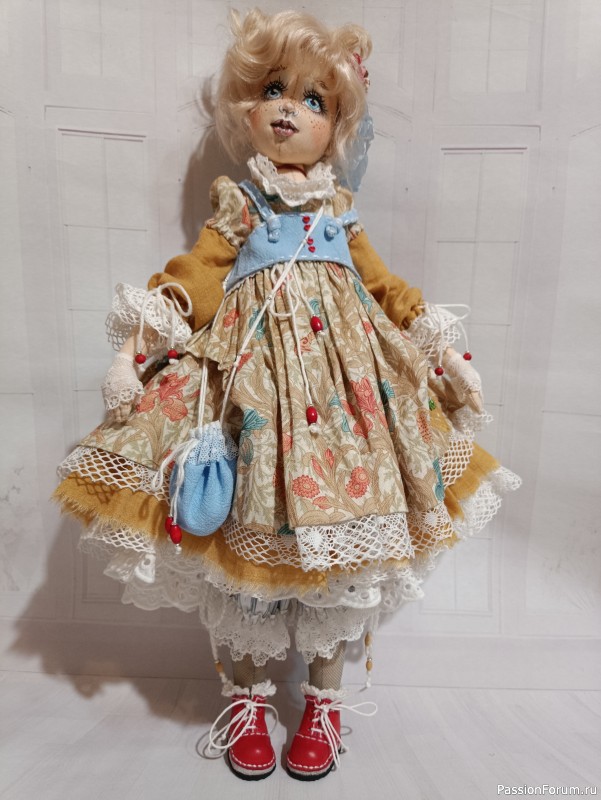 Текстильная интерьерная кукла