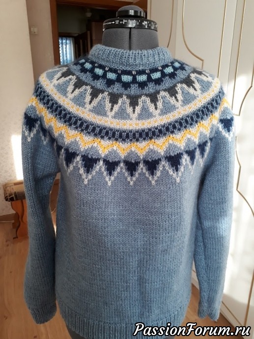 Свитер для катания на лыжах. Свитер для катания на лыжах.