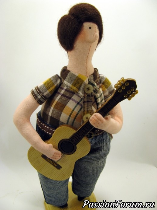 Интерьерная кукла "Гитарист"